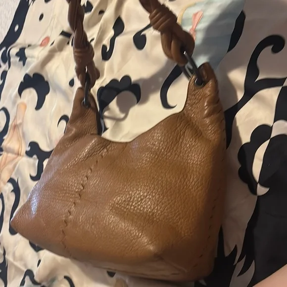 Bottega Veneta Tan Leather Shoulder Bag - Picture 8 of 10